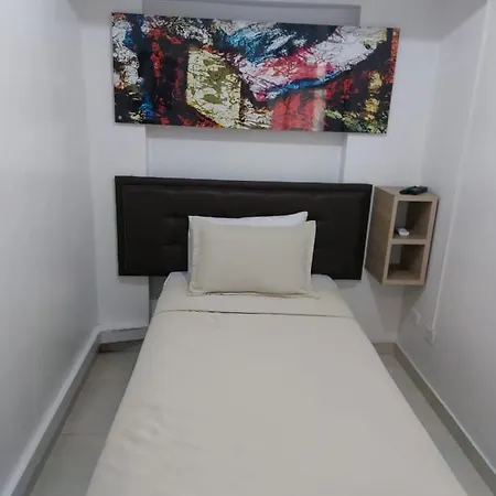 Apartamentos Laureles De La 70 Medellin Exterior photo