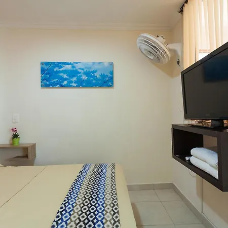 Apartamentos Laureles De La 70 Medellin Exterior photo